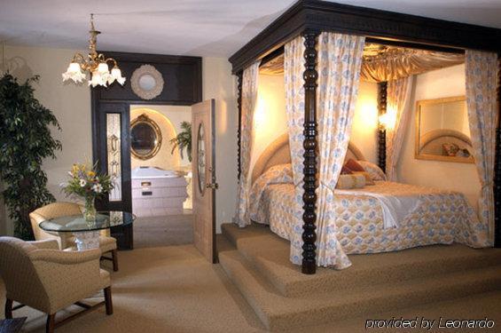Inn The Cheshire 4*