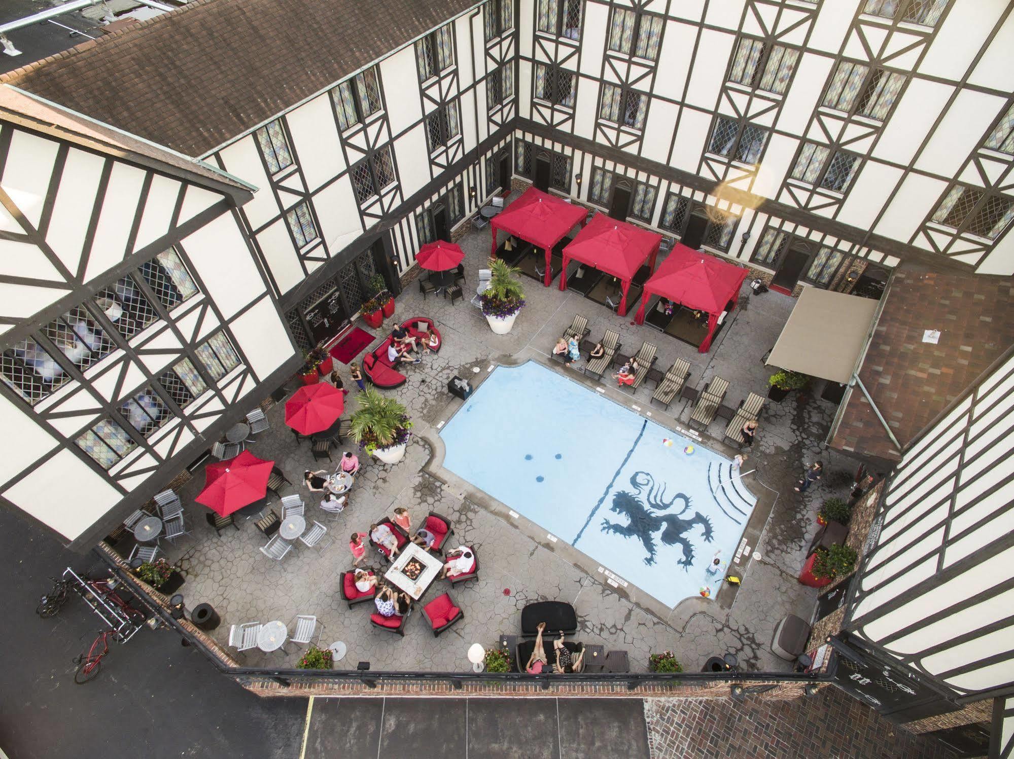 The Cheshire 4*